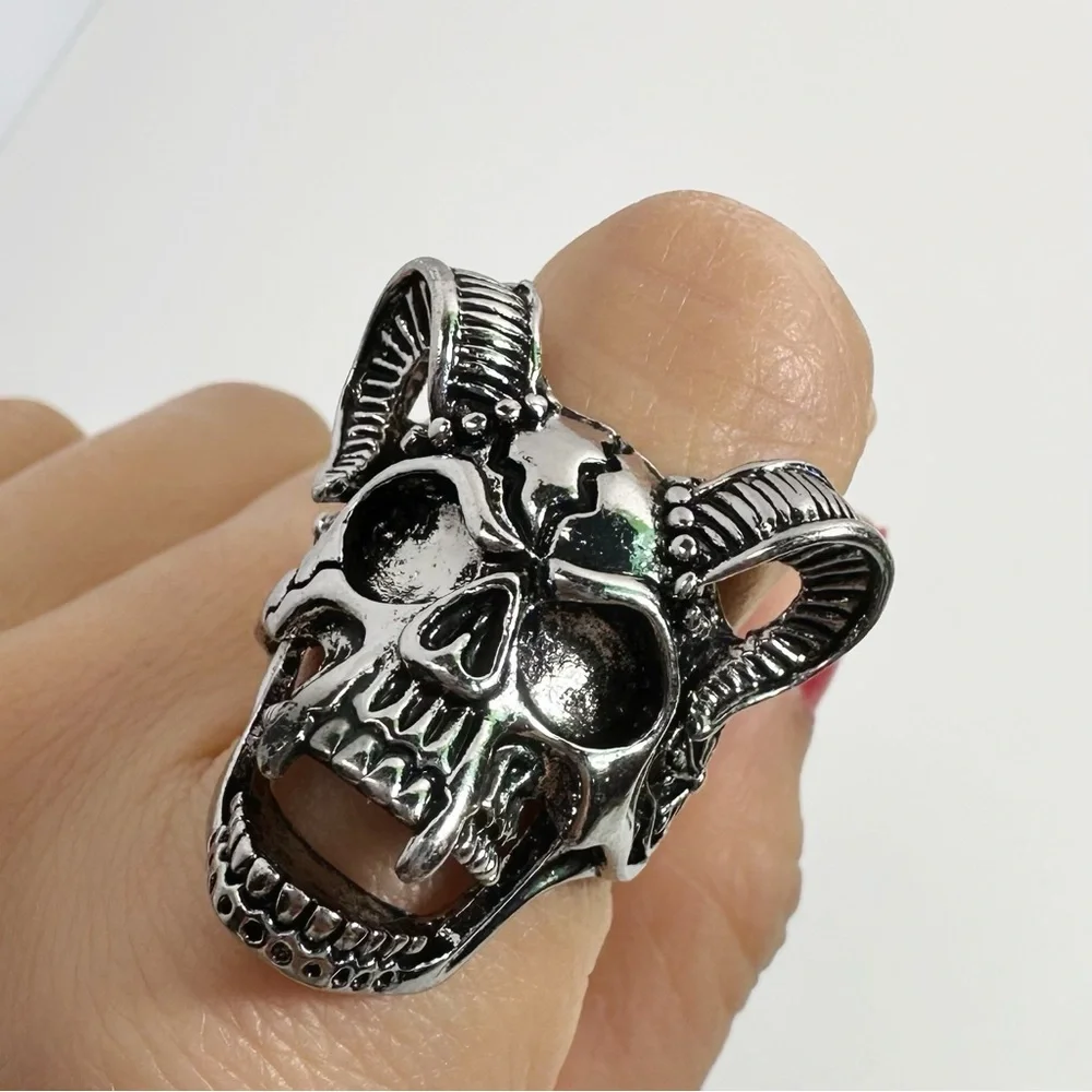 Men’s Adjustable Demon Skull Ring